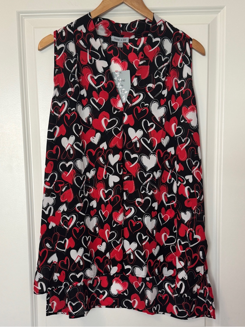 Sleeveless Heart-Print V-Neck Tunic in Black, Red & White